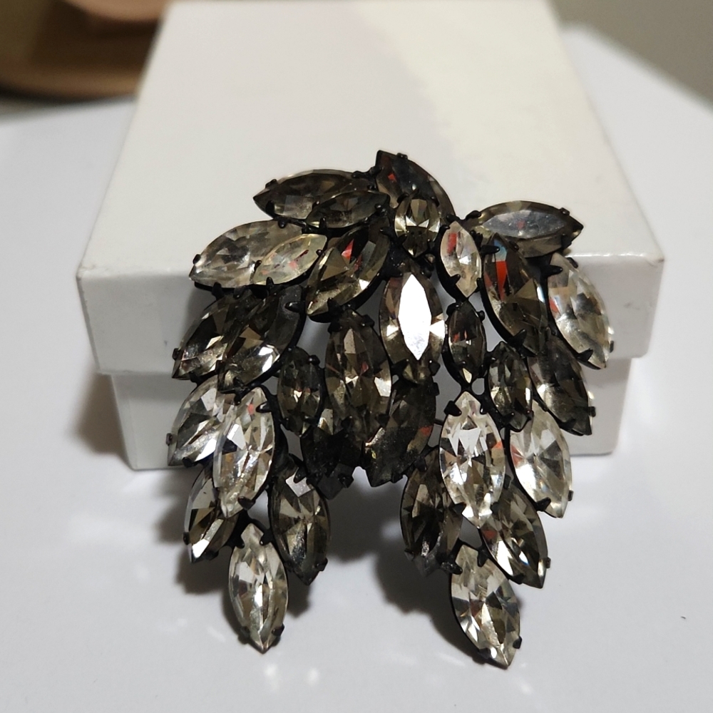 Regency Smokey crystal brooch